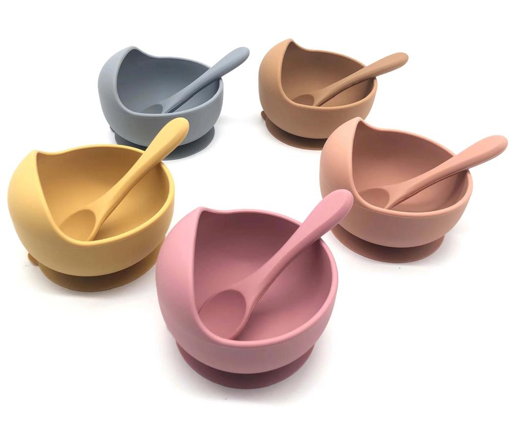 Silicone bowl with spoon (2pcs) – accessory item for kids