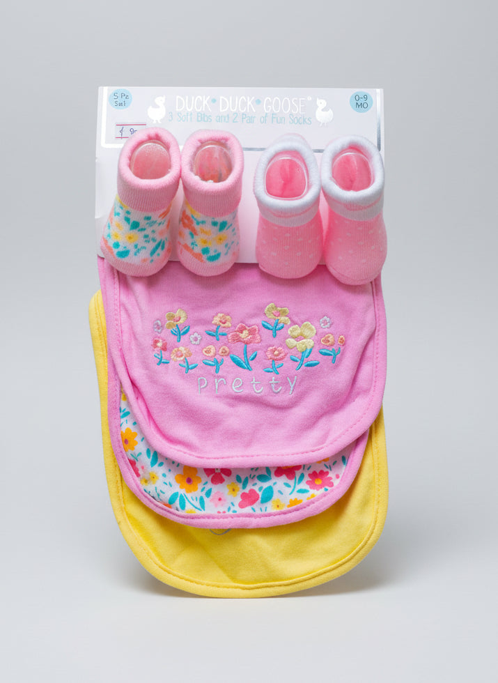 Duck Duck Goose 5 packs 0-9 months3 soft bibs and 2 pairs of fun socks – accessory item for kids