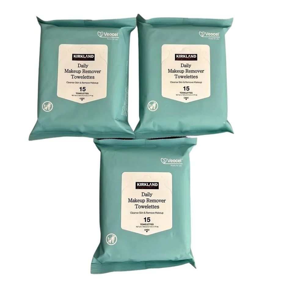 Kirkland Daily Makeup Remover Towelettes pack of 15 (cleanse skin and remove makeup) product photo – Buy online at Beks Ghana